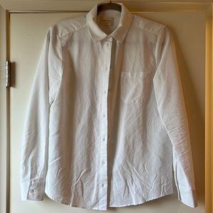 Sezane Tomboy Shirt in white.